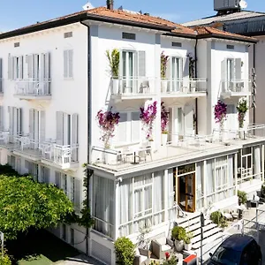 Italia Boutique Римини